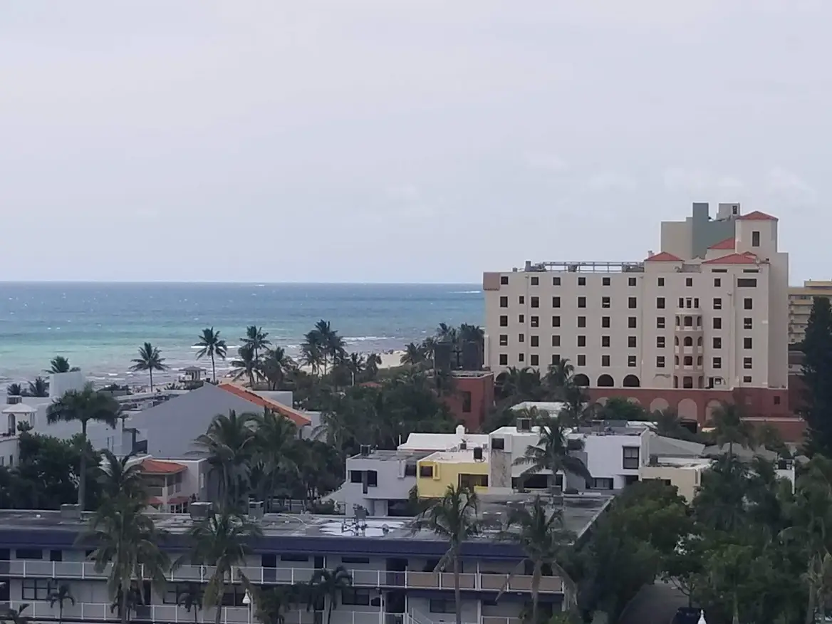 Курортный отель Hollywood Beach